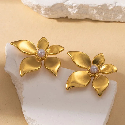 Pearl Gold Flower Stud Earrings