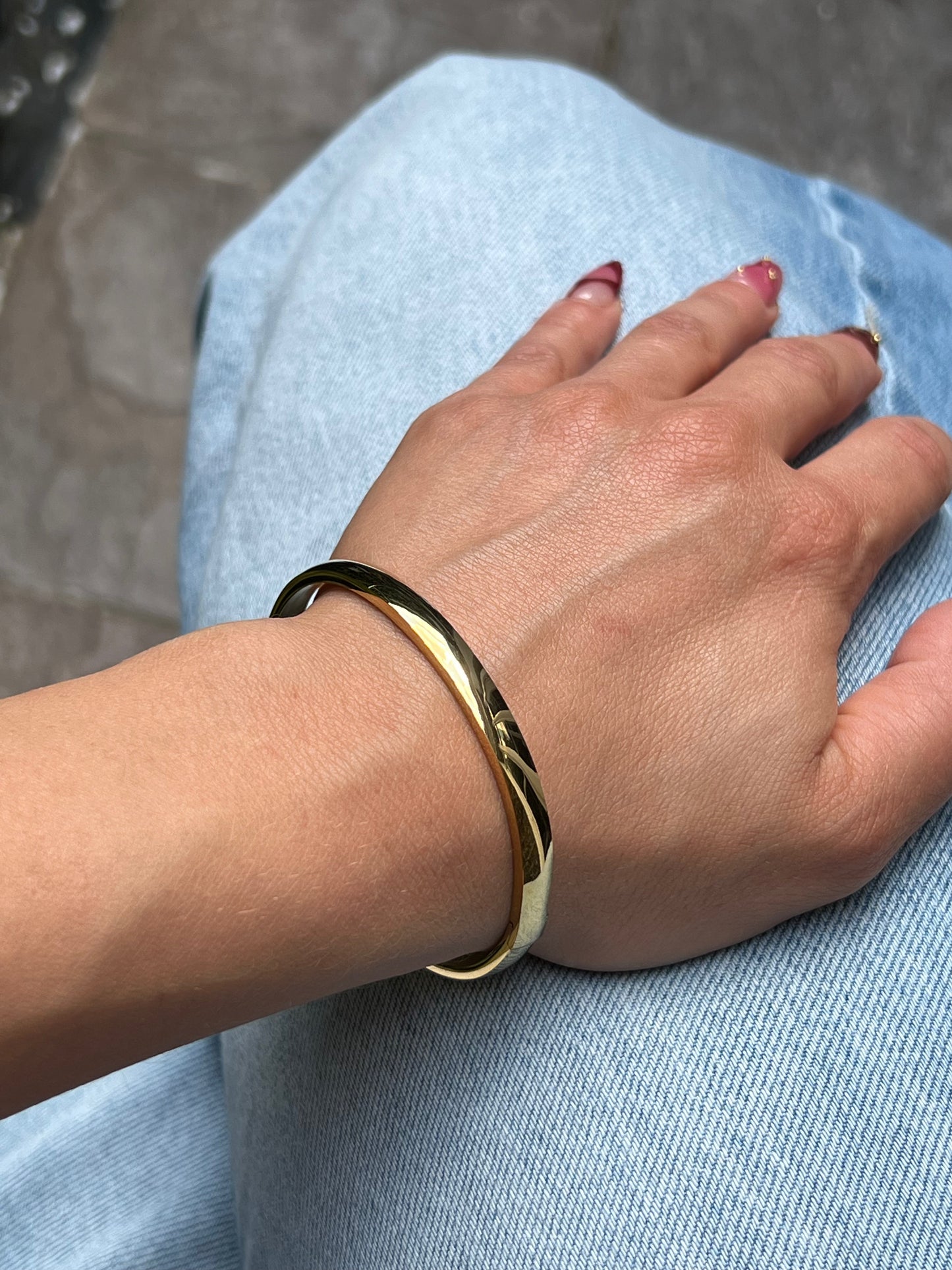 Gold Round Bangle