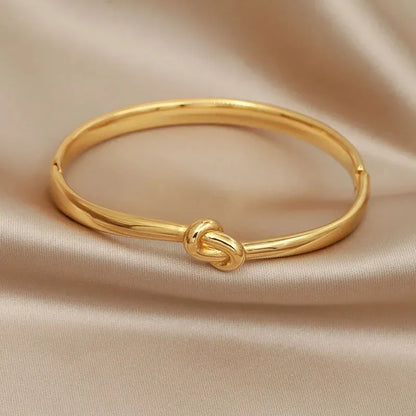 Knot Gold Bangle